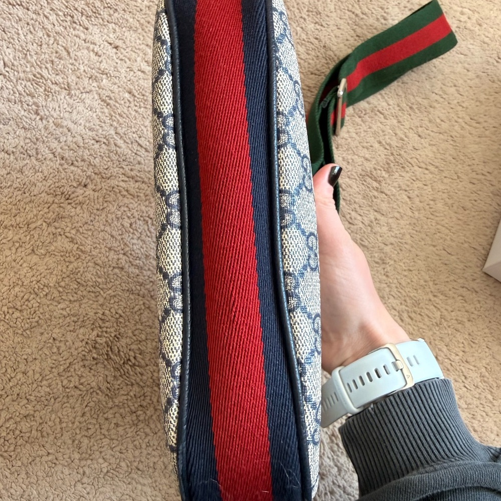 Gucci Beige and Blue Crossbody Bag with Green and Red Strap - Picture 9 of 13